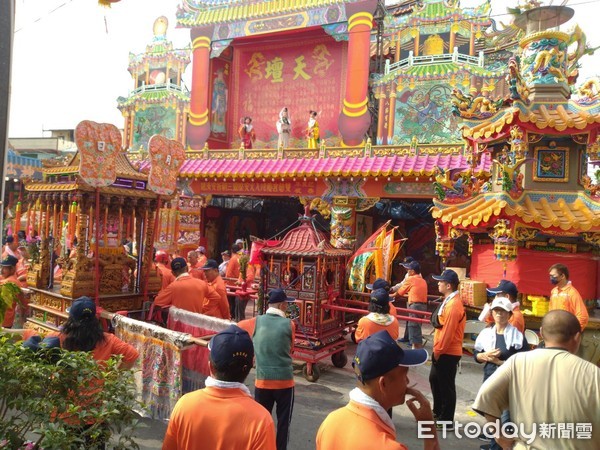 ▲屏東縣里港鄉土庫村廟新建落成，舉行10天的廟會慶典活動            。（圖／記者陳崑福翻攝）