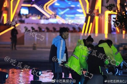 ▲▼高以翔錄影中暈厥心跳停止，黃景瑜目擊情緒陷入崩潰。（圖／翻攝自微博／吃瓜群眾CJ）