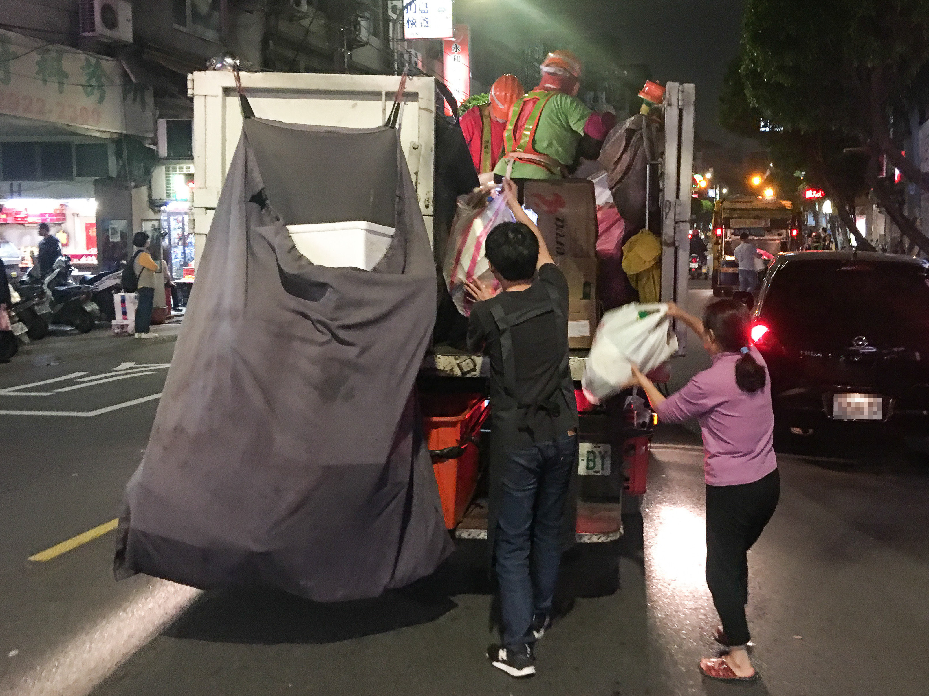 實用資訊 2020年 109年 台北市 新北市春節過年期間垃圾清運資訊查詢垃圾車定點 循線 資源回收路線 小妞的生活旅程 痞客邦