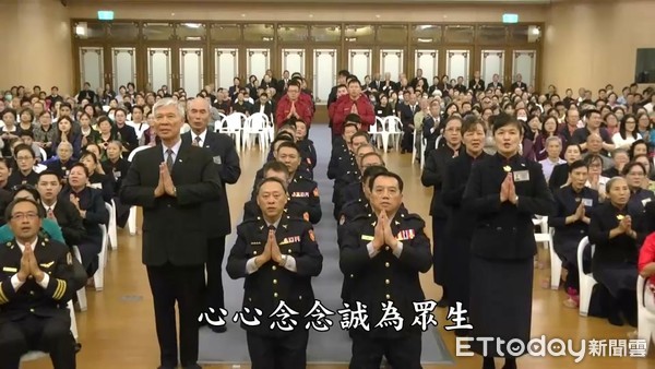 ▲警大徐姓組長日前穿警禮服跳佛舞引發爭議。（圖／記者張君豪翻攝）