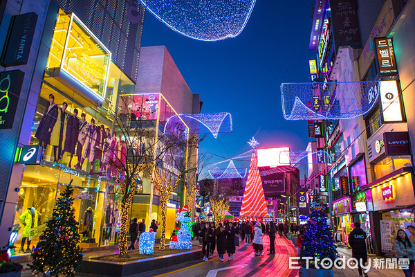 韓國冬天最美夜景！釜山2大必看聖誕燈飾  還有100位聖誕老人出征
