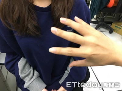 主管站身後「突伸手揉胸2下」　她嚇到腦袋空白！網怒喊：直接告