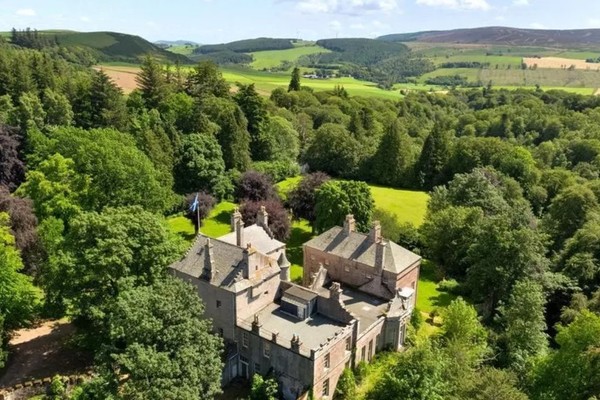 ▲▼蘇格蘭超美的18世紀古堡出售中。（圖／翻攝自onthemarket.com）