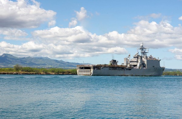 快讯:夏威夷珍珠港美军联合基地爆枪击 场地封