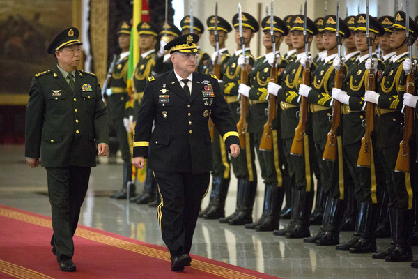 ▲▼時任美國陸軍參謀長的米利在2016年8月會見時任中國陸軍司令的李作成。（圖／達志影像／美聯社）