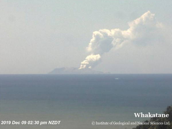 ▲▼紐西蘭懷特島（White Island，又名Whakaari）火山噴發。（圖／路透）