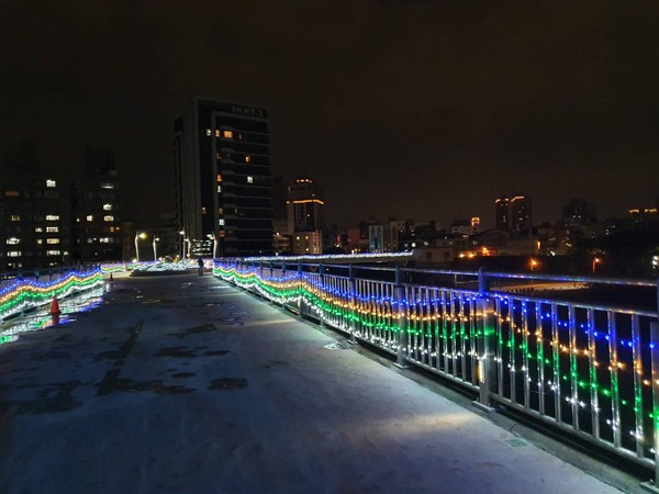 ▲新北水岸絕美光雕夜開跑。（圖／新北市高管處提供）