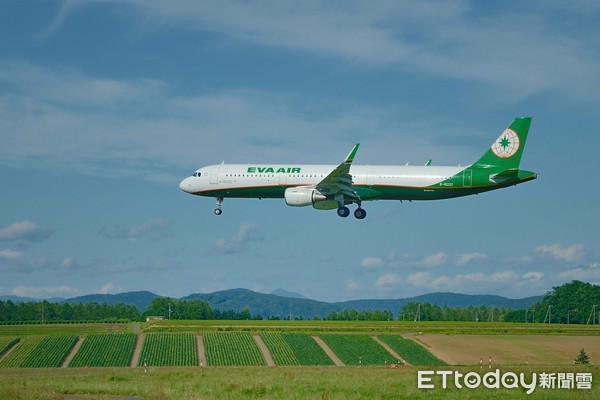 ▲長榮航空今（11）日宣佈，台北-小松航線將自明年四月中旬起增班為天天直飛方式營運，搶攻日本二線城市旅遊商機。(圖／長榮航空提供)