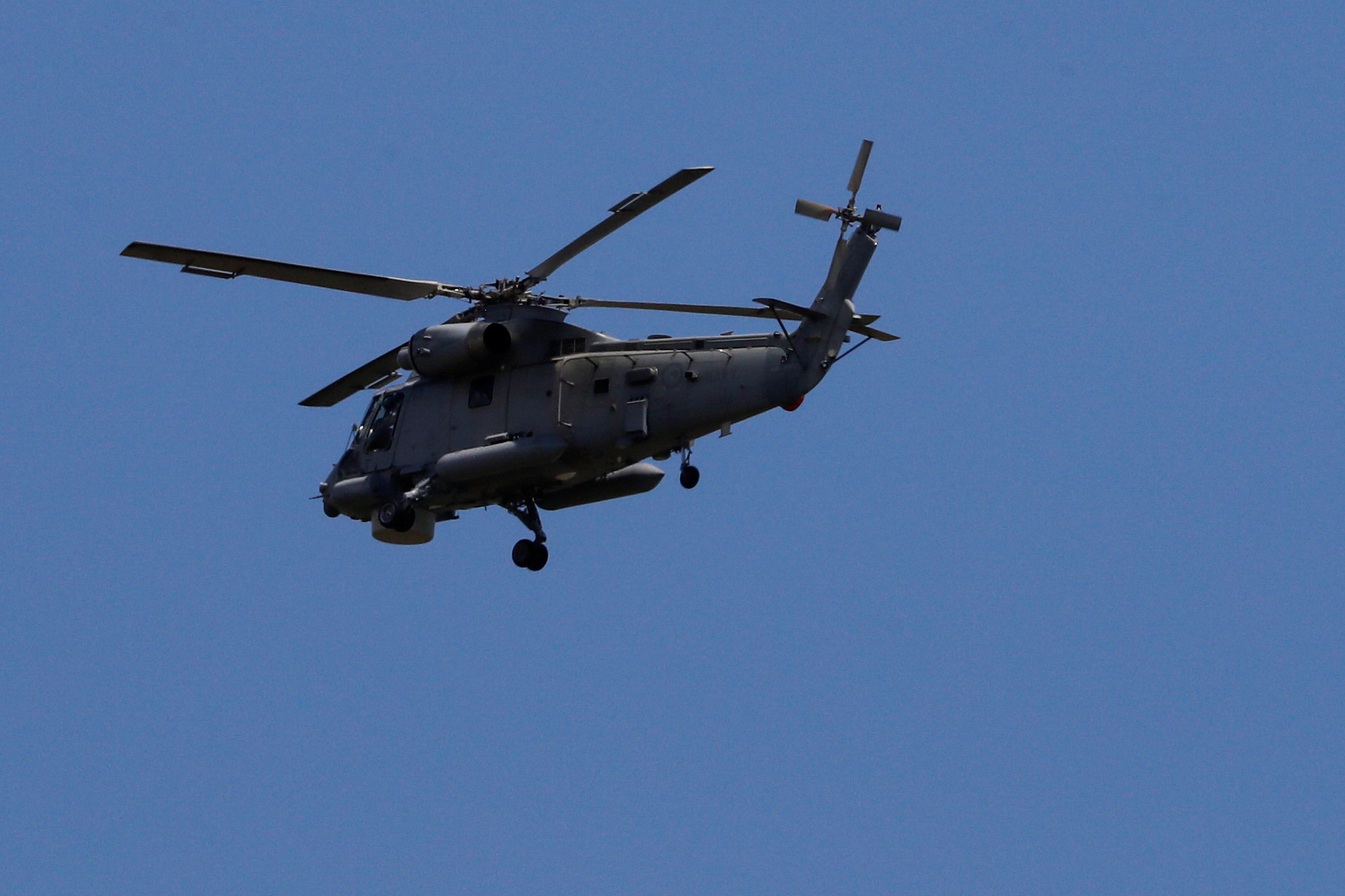 ▲紐西蘭軍方直升機，將懷特島罹難者遺體運回。（圖／路透）