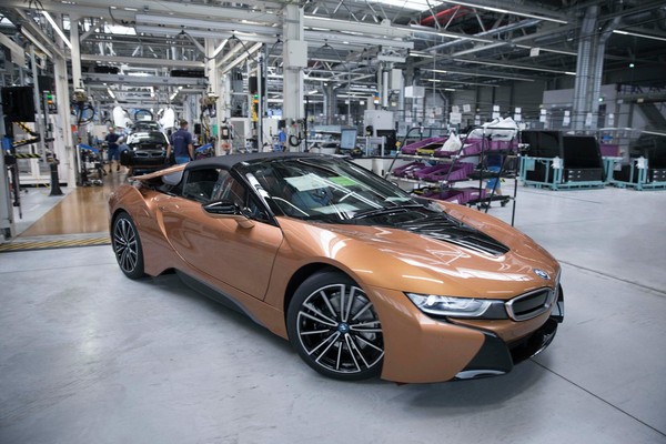 ▲BMW i8共生產2萬輛，明年4月停產。（圖／翻攝自BMW）