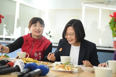 蔡英文助陣蔡培慧、陳癸佑　重申台灣重回亞洲四小龍第一！