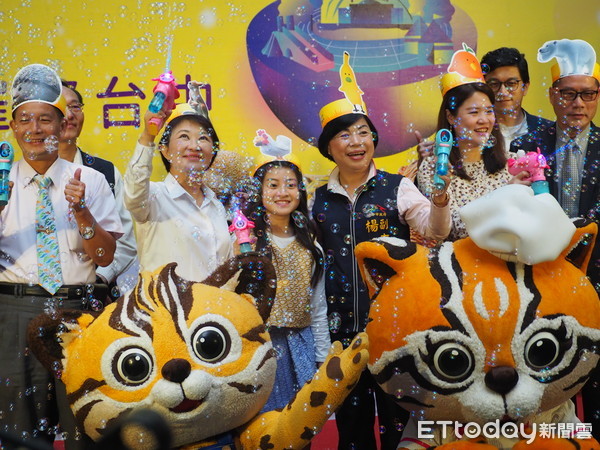 ▲盧秀燕歡迎大家來參觀史上最長台灣燈會。（圖／記者鄧木卿攝）