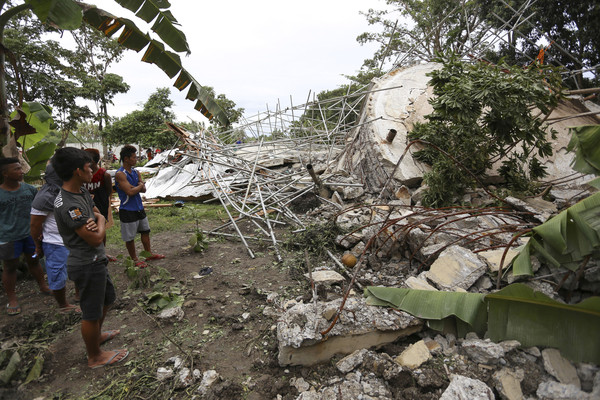 ▲▼菲律賓南部民答那峨島（Mindanao）發生規模6.8地震。（圖／達志影像／美聯社）