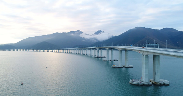▲從世界最長跨海大橋出發！香港珠海雙樂園玩好玩滿▼             。（圖／七逗旅遊網提供）