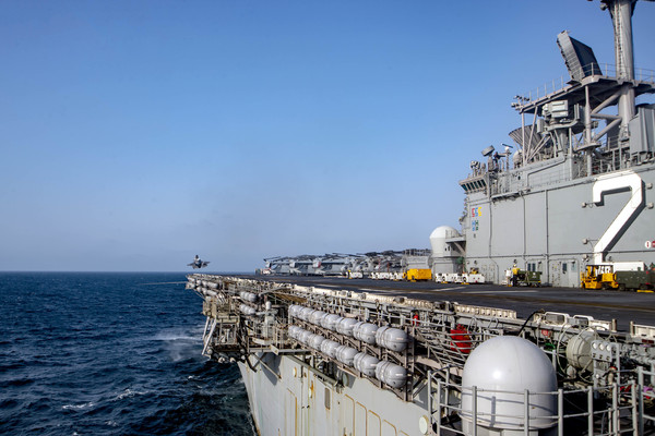 ▲▼埃塞克斯號（USS Essex，LHD-2）。（圖／達志影像／美聯社）