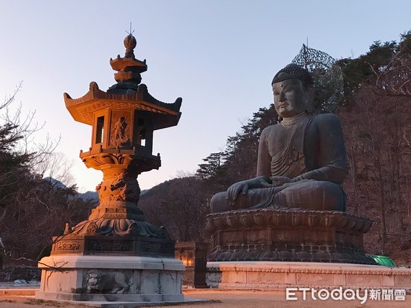 ▲▼韓國江原道旅遊景點，雪嶽山新興寺。（圖／記者賴文萱攝）