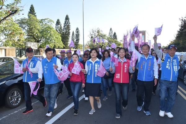 立委候選號次抽籤　投給第①號張嘉郡建設服務第一名（圖／張嘉郡競選辦公室提供）