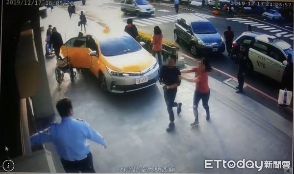 ▲在台南市永康分局警方協助開道下，縮短一半的交通時間，讓傷者及時送醫。（圖／記者林悅翻攝）