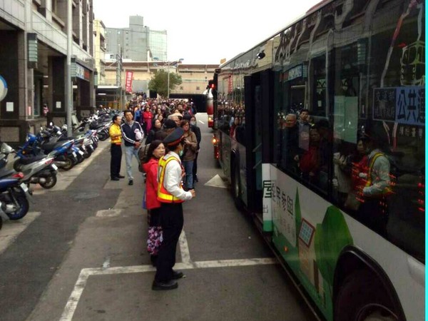 ▲▼台鐵啟動公路接駁。（圖／台鐵局提供）