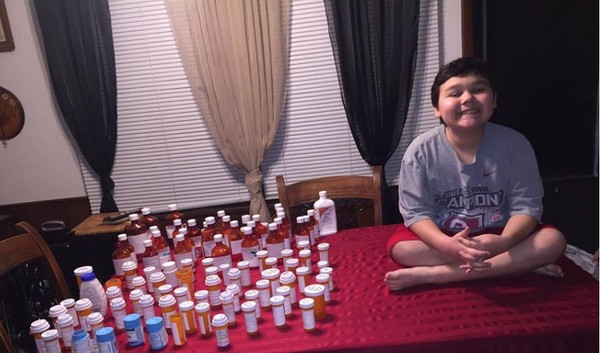 化療3年吞下「最後一顆藥丸」　9歲童突然崩潰大哭：我太開心了！（圖／翻攝自Facebook／Ashley Cotter）