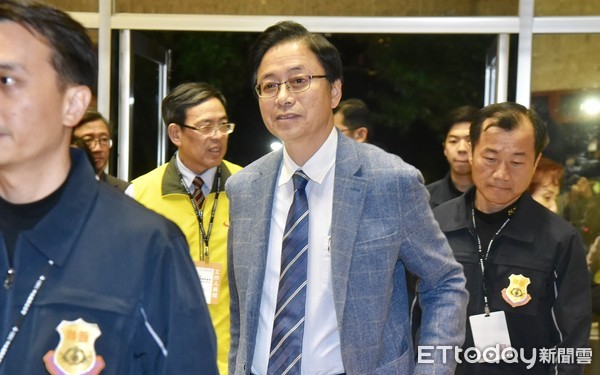 ▲▼2020副總統候選人電視政見會,張善政抵達現場。（圖／記者李毓康攝）