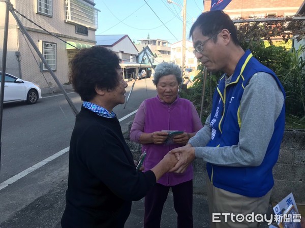 「三支箭」建設花蓮！黃啟嘉步行掃街拜票　熱情民眾是後盾 | ETtoda