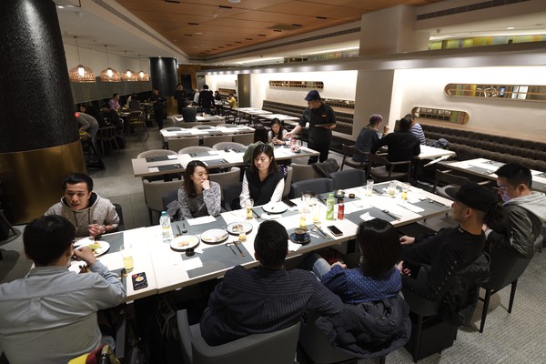 ▲▼饗賓餐旅2019年新品牌「旭集buffet」內景。（圖／記者湯興漢攝）