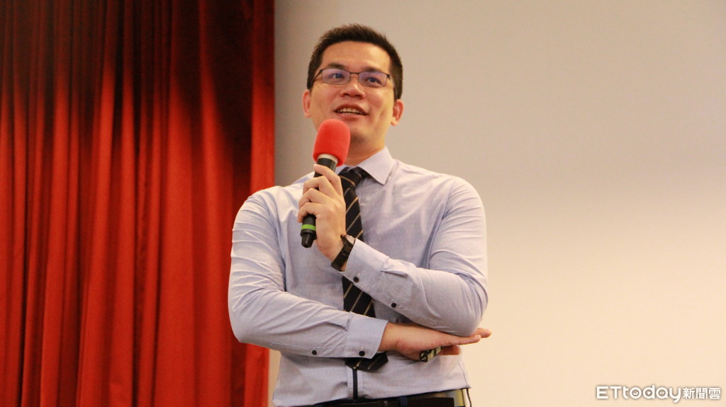 前台中新聞局長吳皇昇加入民眾黨　「義不容辭」投入下屆市議員