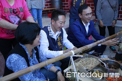 替張瀚天打氣！朱立倫到彰化「包粽」　分享過來人心情：選民眼睛是雪亮的　