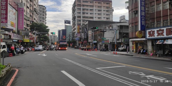 ▲▼土城感恩陸橋拆前拆後。（圖／新北養工處提供）