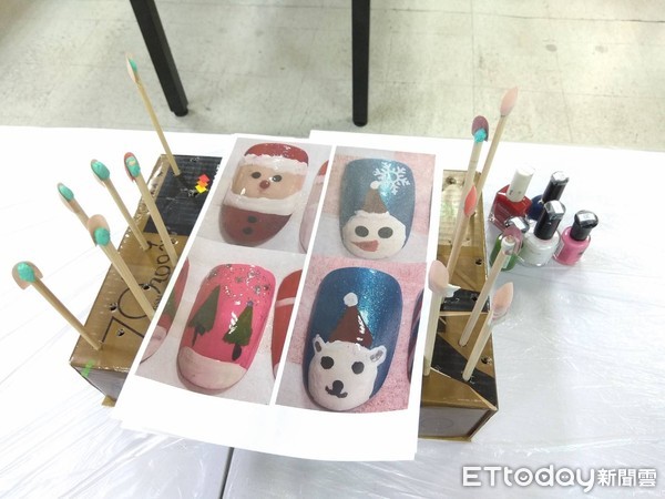 ▲台南就業中心舉辦美甲彩繪DIY活動，與求職朋友一起歡慶聖誕節。（圖／記者林悅翻攝，下同）