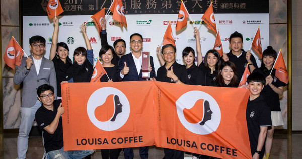 國內目前連鎖咖啡店通路，路易莎的總店數，已正式打敗星巴克，成為台灣連鎖咖啡店龍頭，表現不俗。（圖／翻攝臉書）