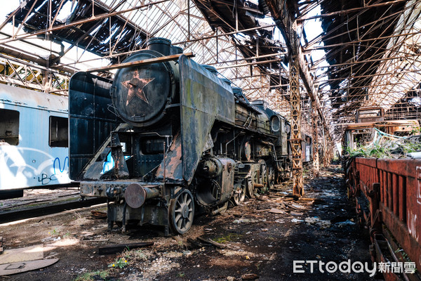 ▲▼廢墟攝影作品-匈牙利的「紅星火車」。（圖／當事人授權提供）
