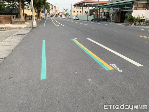 ▲雲林縣莿桐鄉公所認為，市區中正路為主要道路之一，常有人車爭道與路間隨意停車情況，為保障行人行的安全，向營建署爭取規劃增設綠色標線的「行人專用道」。（圖／記者蔡佩旻攝）
