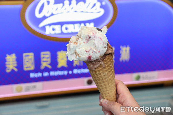 ▲歐巴馬都愛吃　漢來海港引進美國百年冰淇淋品牌Bassetts。（圖／記者黃士原攝）