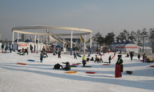 ▲▼纛島漢江公園內雪橇場。（圖／翻攝自活動官網）