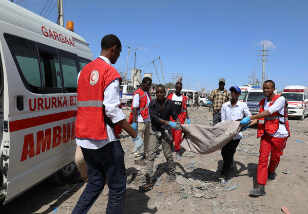 ▲索馬利亞首都摩加迪休（Mogadishu）28日上午通勤時段發生汽車爆炸恐怖攻擊。（圖／路透）