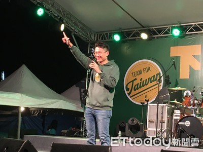 「下架吳斯懷」多夯？張銘祐臉書萬人按讚：為了孩子千萬別投紅藍白