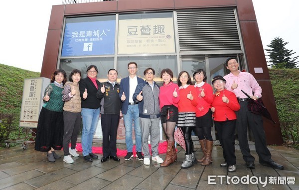 ▲桃園議長邱奕勝見証「我是青埔人」駐點青塘園遊客中心。（圖／記者楊淑媛攝）