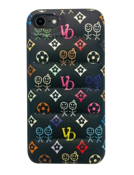 ▲羽絨衣手機殼。（圖／翻攝自IG@urbansophisticationtm）