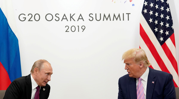 ▲▼美國總統川普（Donald Trump）與俄羅斯總統普丁（Vladimir Putin）於2019年G20峰會期間會面。（圖／路透）