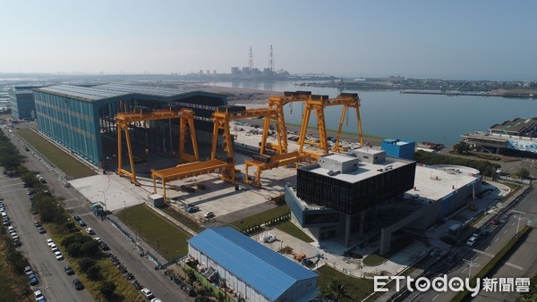▲中鋼公司表示，興達海基公司廠房在今年12月底竣工，集團建置80MW太陽發電容量也預計在今年底達標。（圖／中鋼提供）