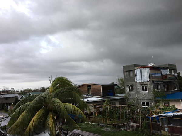 ▲▼菲律賓颱風巴逢（Phanfone）襲擊中部地區。（圖／達志影像／美聯社）