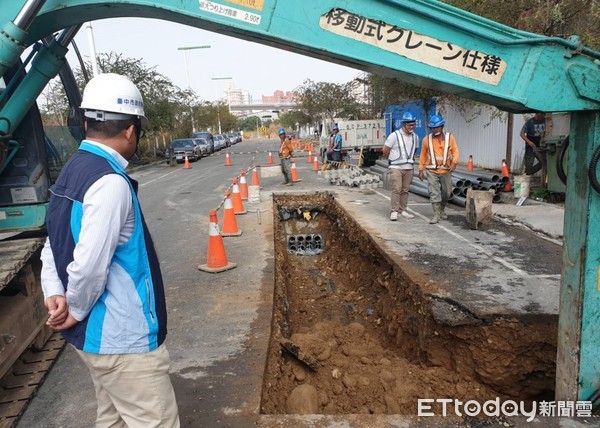 ▲▼市府進行道路挖掘養護。（圖／台中市政府提供）