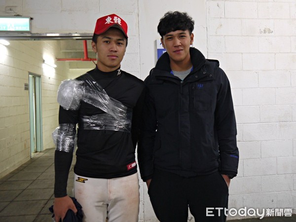 ▲21U國手楊志龍（右）到天母球場看弟弟楊志翔（左）比賽。（圖／資料照片）