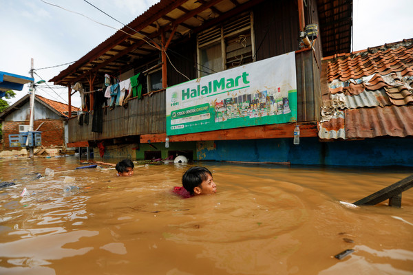 ▲▼  印尼水災43死。（圖／路透）