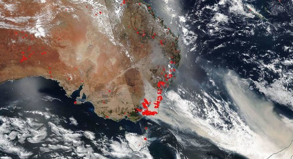 ▲▼從太空看澳洲野火。（圖／翻攝自NASA官網）