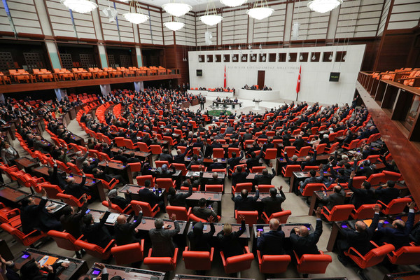 ▲土耳其國會投票表決是否出兵敘利亞。（圖／路透）