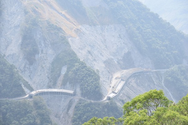 ▲▼  梅山段搶修           。（圖／行政院南部服務中心提供）