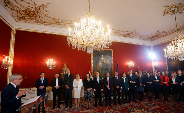 ▲▼33歲奧地利總理庫爾茨宣誓就職。（圖／翻攝路透社）